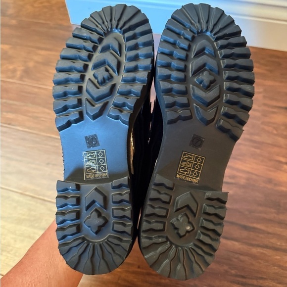 Princess Polly Black Patent Leather Loafers with Gold Accent-Size 7 like new! - Picture 9 of 16